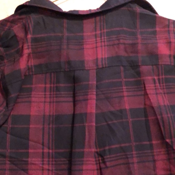 Long length button up top, red/black check pattern size L - Picture 3 of 6